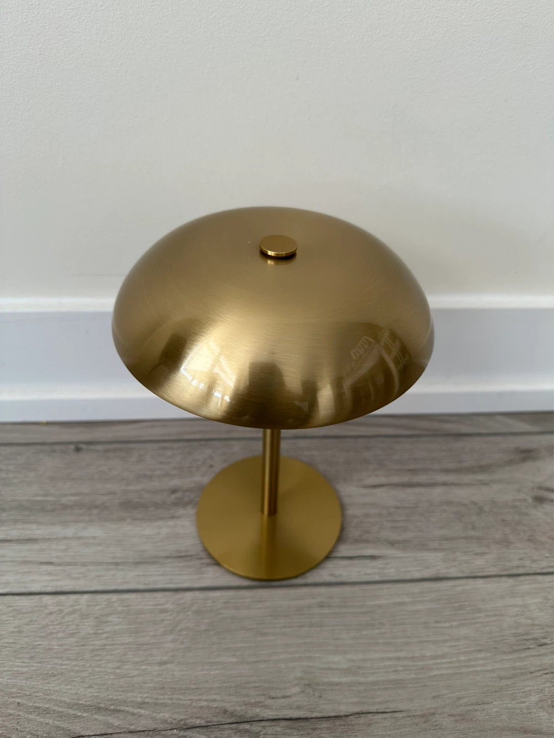 [Brand New] Minimalist Gold Touch Desk Lamp - photo 2