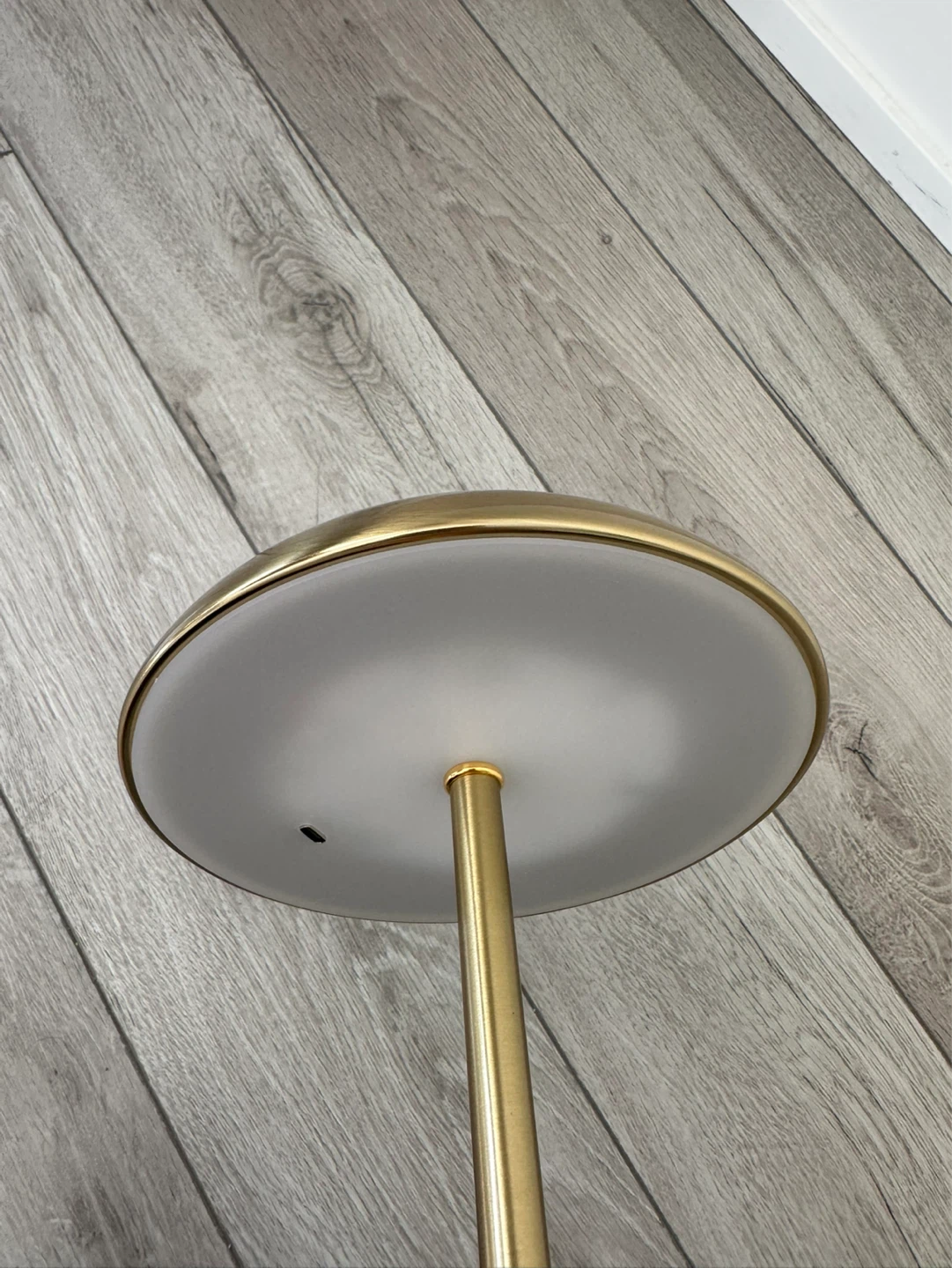 [Brand New] Minimalist Gold Touch Desk Lamp - photo 3