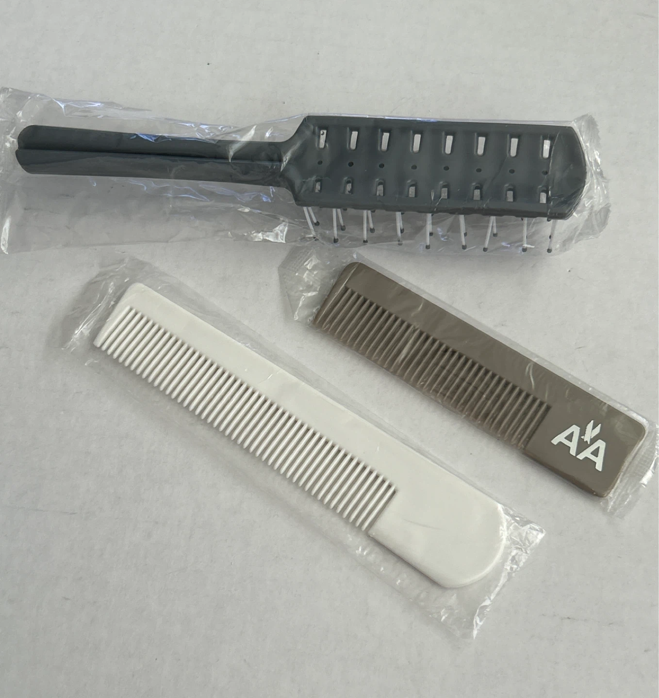 Hair Brush and Comb Set - photo 2