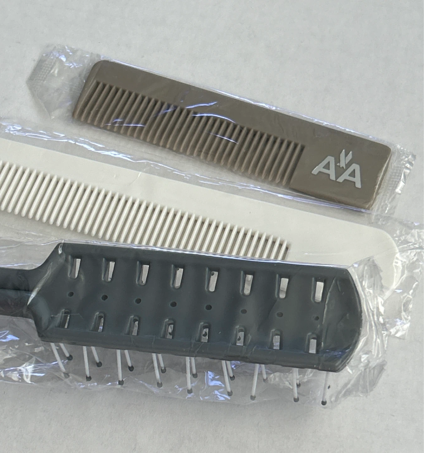 Hair Brush and Comb Set - photo 4
