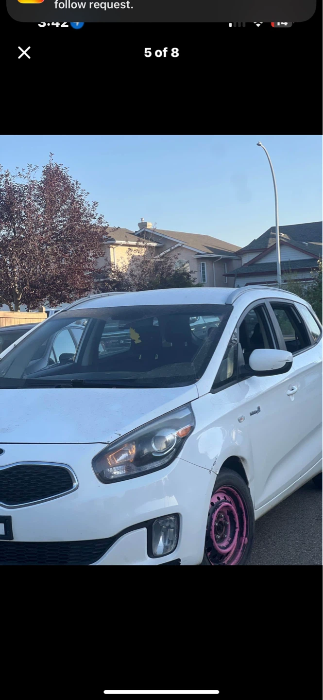 White Kia Rondo - photo 4