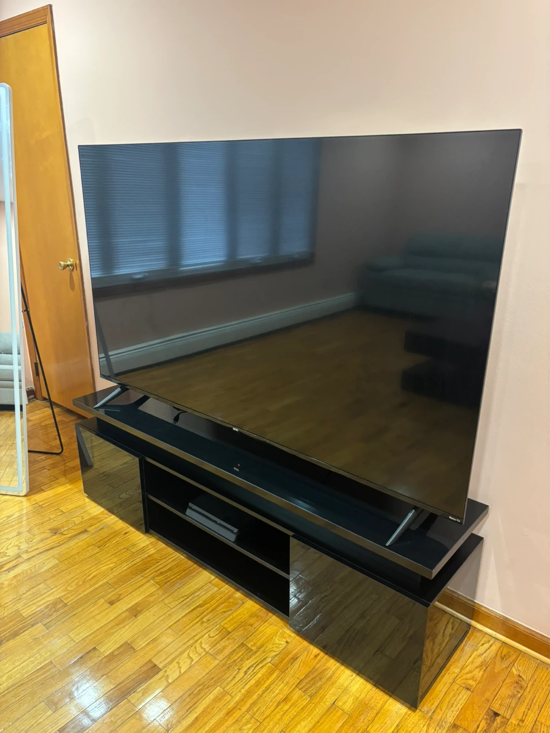 75” Onn Roku Smart TV