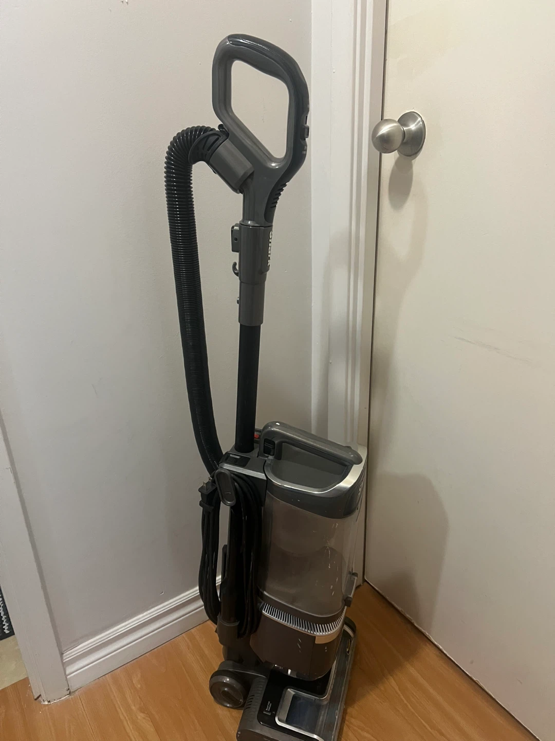 Shark Rotator Lift-Away Vacuum Cleaner - photo 4