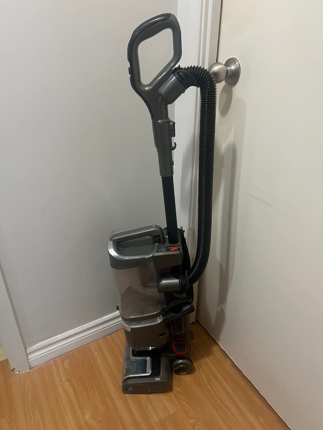 Shark Rotator Lift-Away Vacuum Cleaner - photo 2