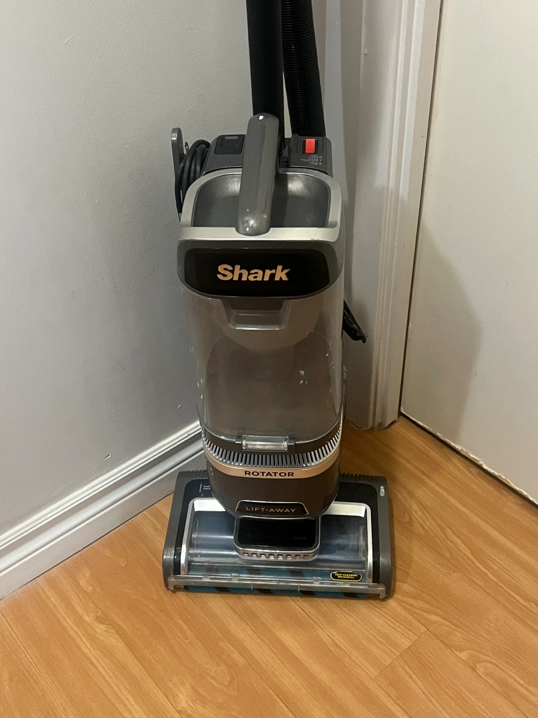 Shark Rotator Lift-Away Vacuum Cleaner - photo 5