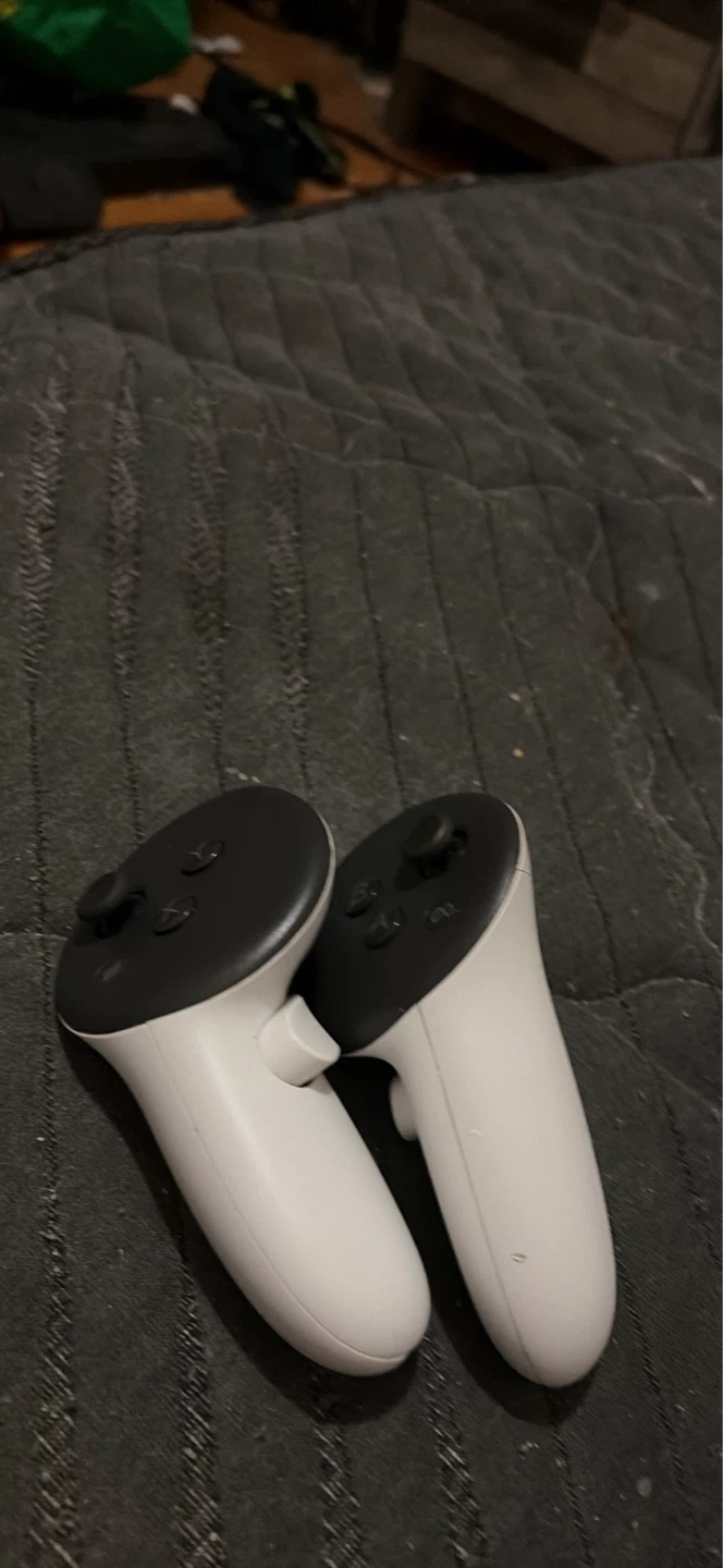 Meta Quest 3S VR Headset and Controllers - photo 2