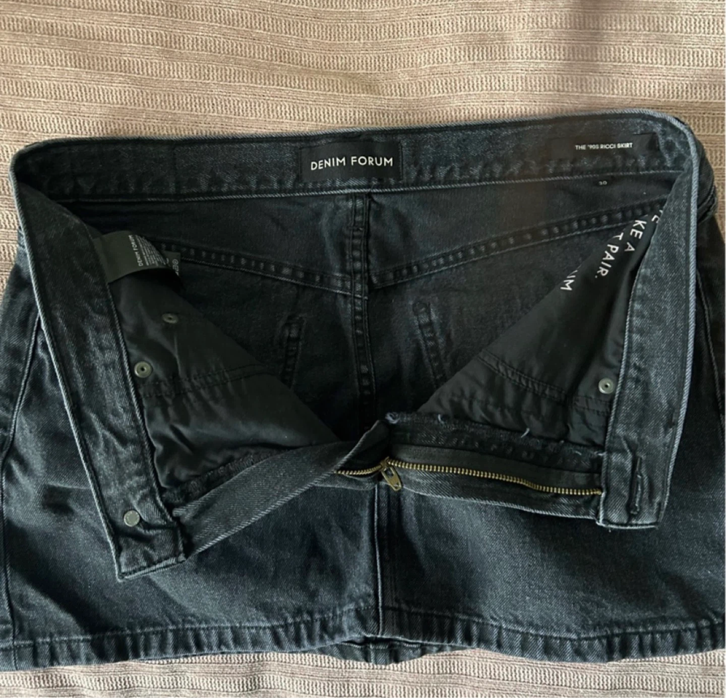 ARITZIA DENIM FORUM The '90s Ricci Skirt Black Size 30 - photo 3