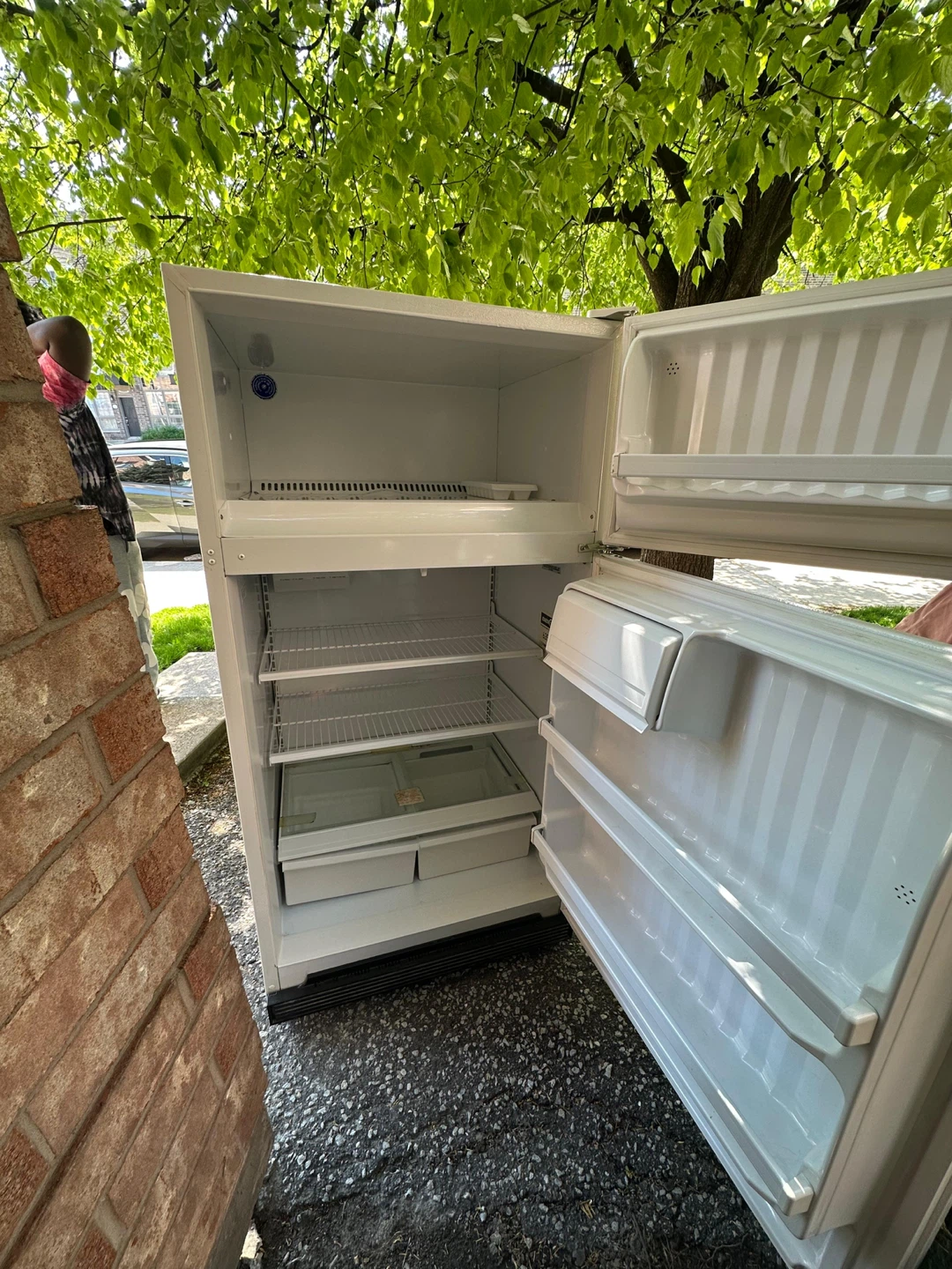 Moffat White Refrigerator - photo 2