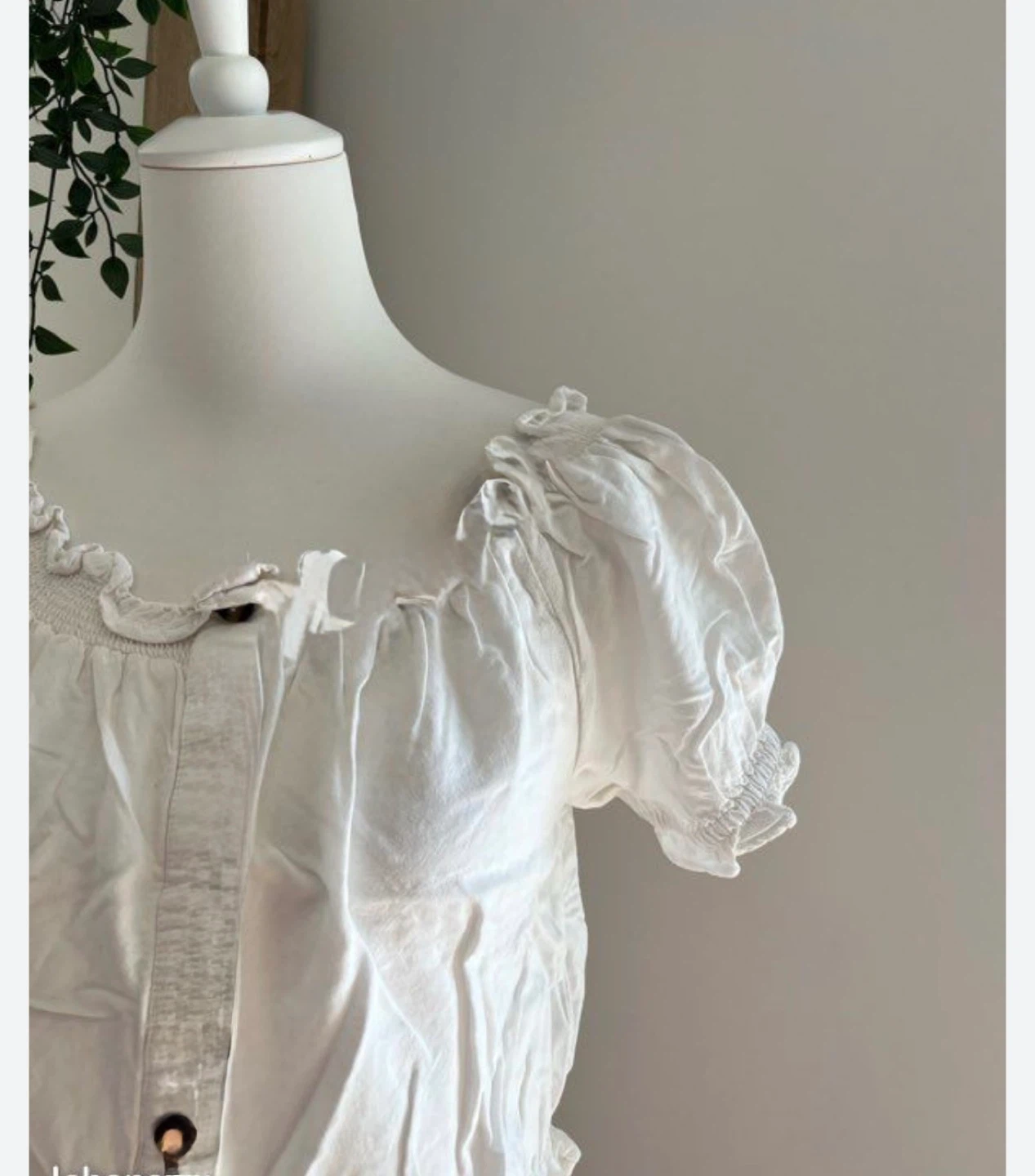 Linen White Smocked Puff Sleeve Blouse - Size Medium - photo 2