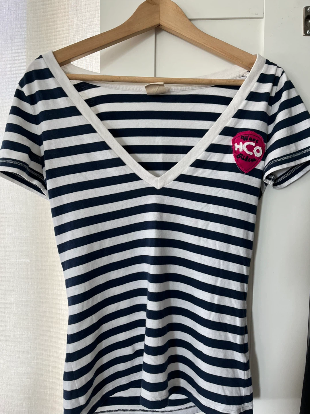 Y2K Hollister California Striped V-Neck T-Shirt - Medium