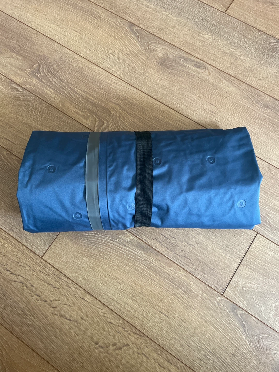 New self inflating Blue/grey camping mat w/foot pump attached