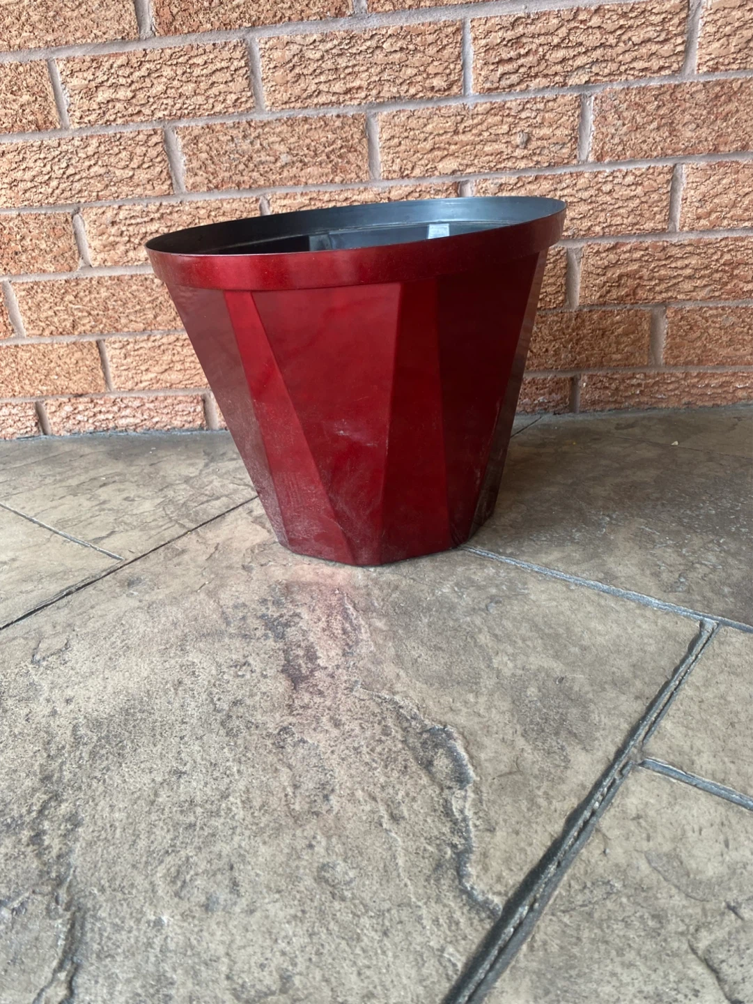 Plastic Red Planter - photo 3