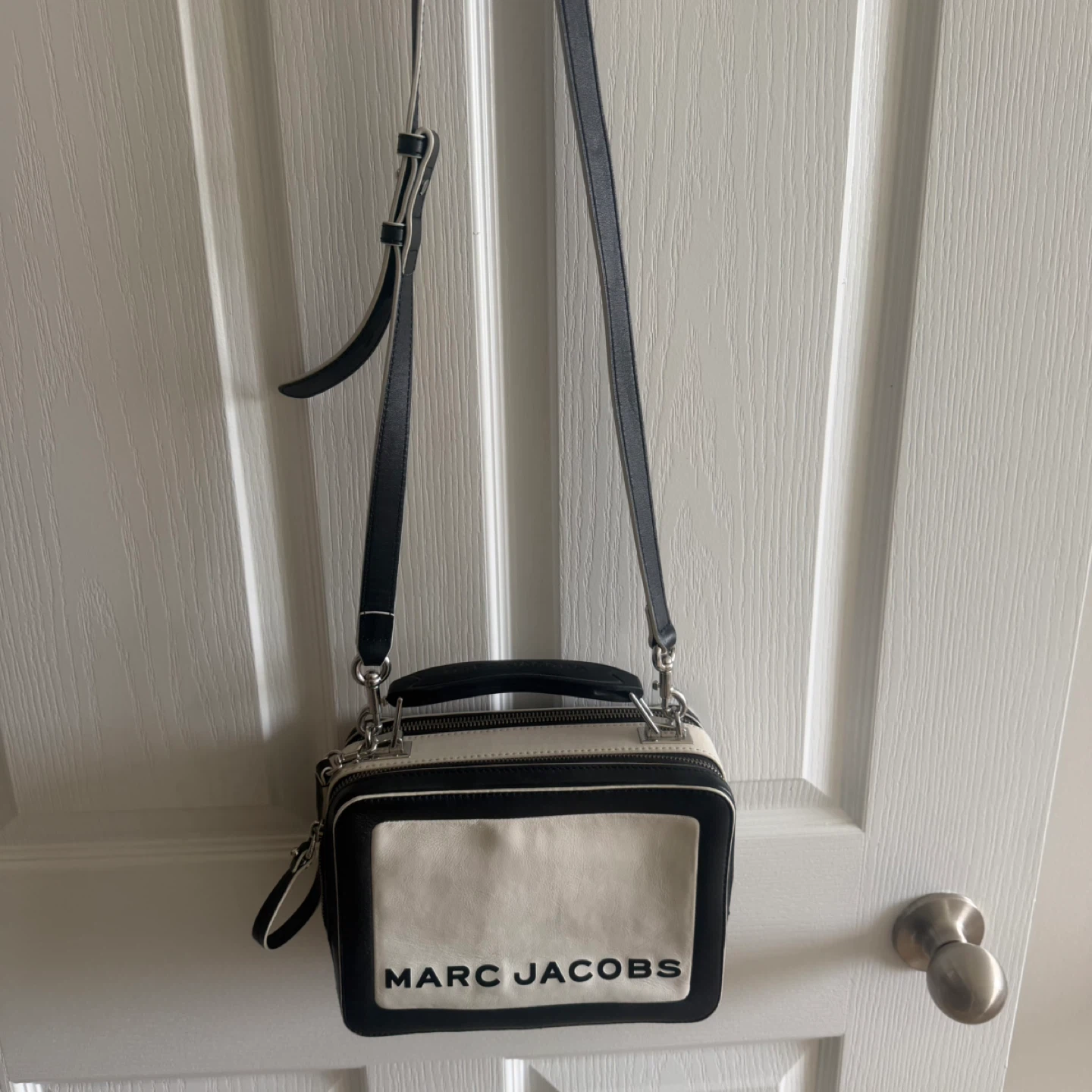 Marc Jacobs Box Crossbody Bag with Anti-Theft Style Chain Zipper - photo 3