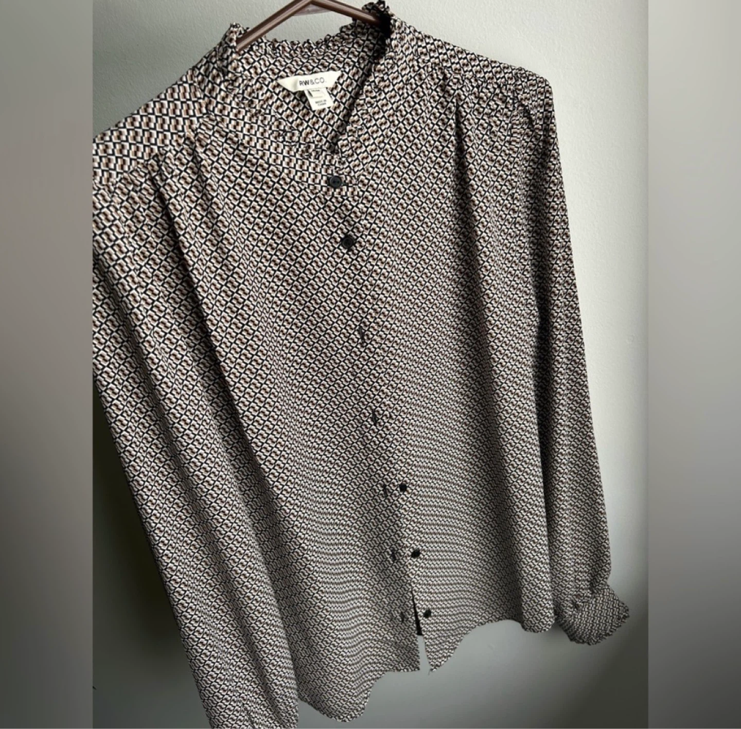 RW&CO. Geometric Print Blouse - photo 2