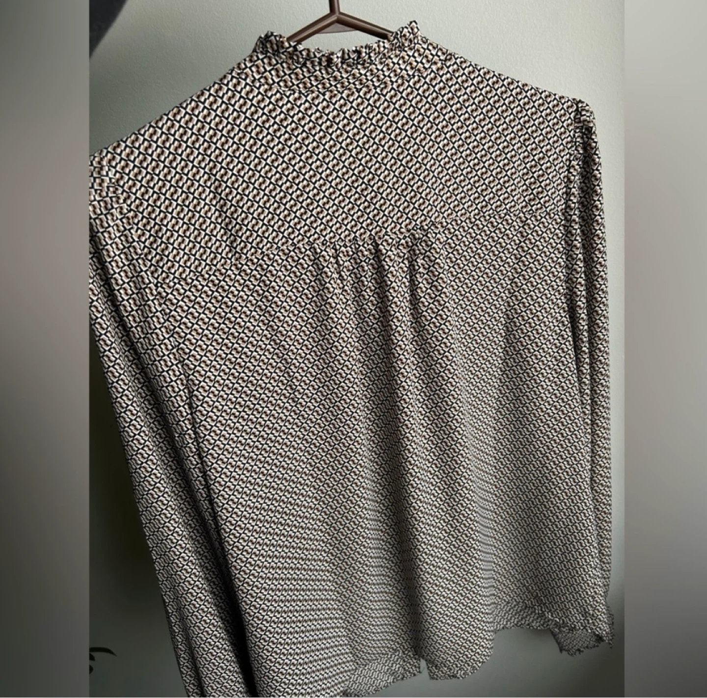 RW&CO. Geometric Print Blouse - photo 4