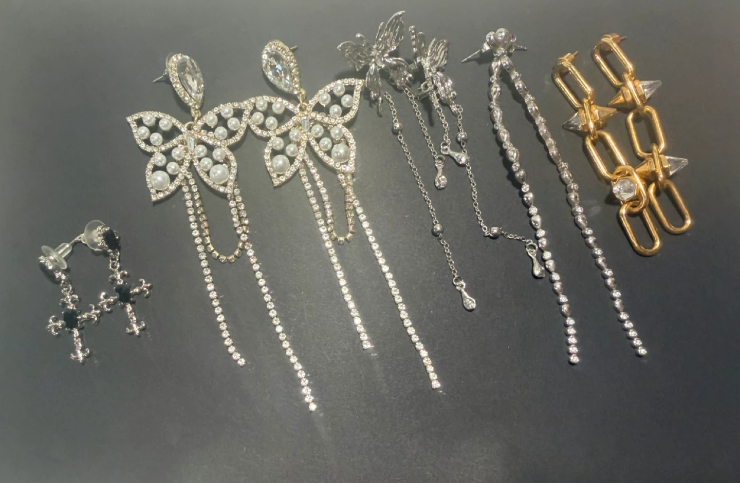 More than 30 pairs of Earrings All For $10 - photo 3