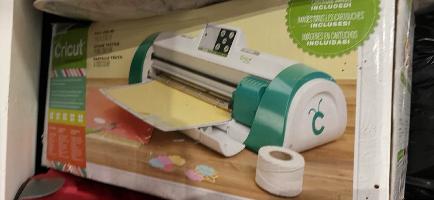 Cricut Heat Press Machine with Tote Bags and Resin Molds