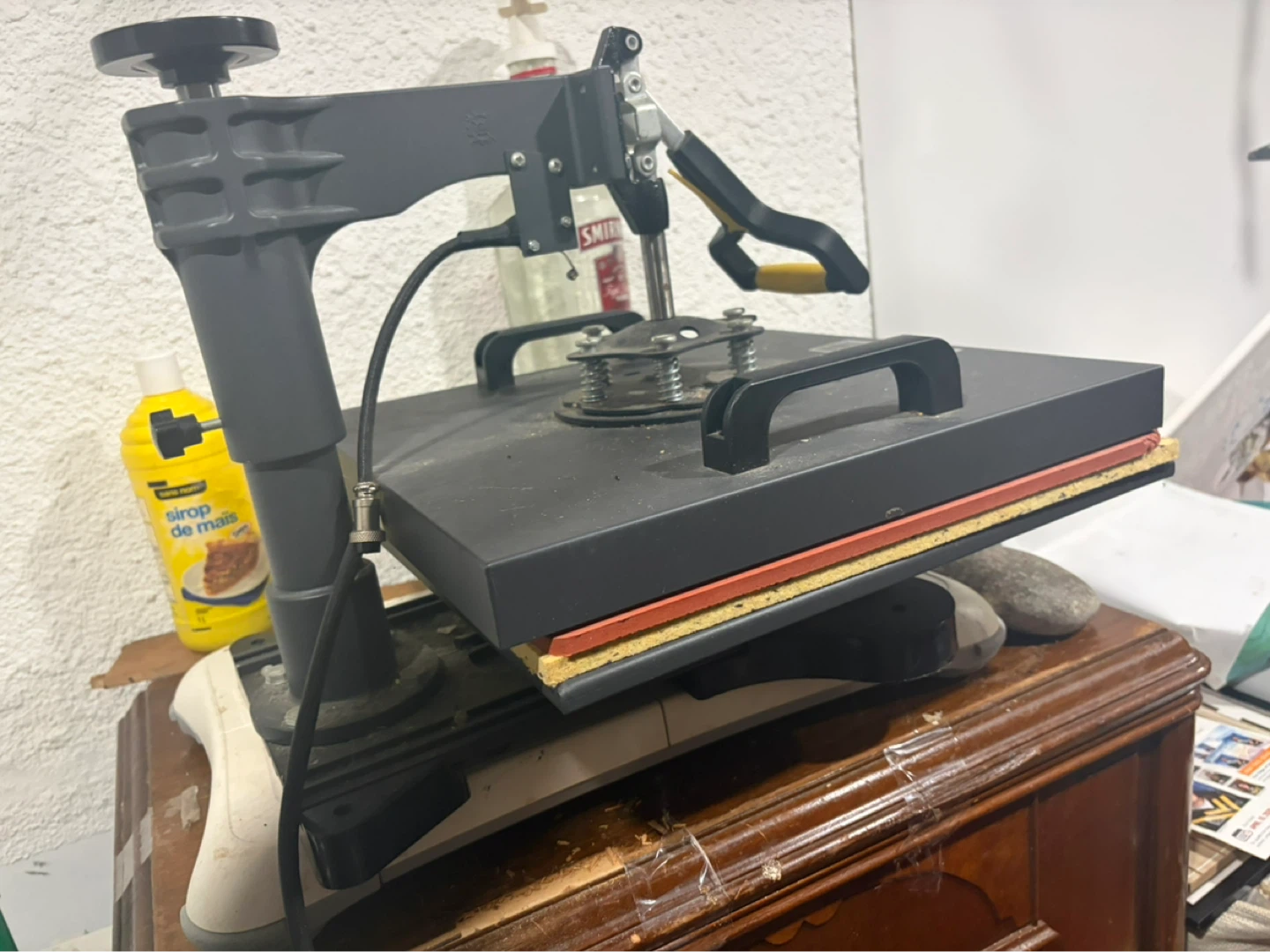 Cricut Heat Press Machine with Tote Bags and Resin Molds - photo 2