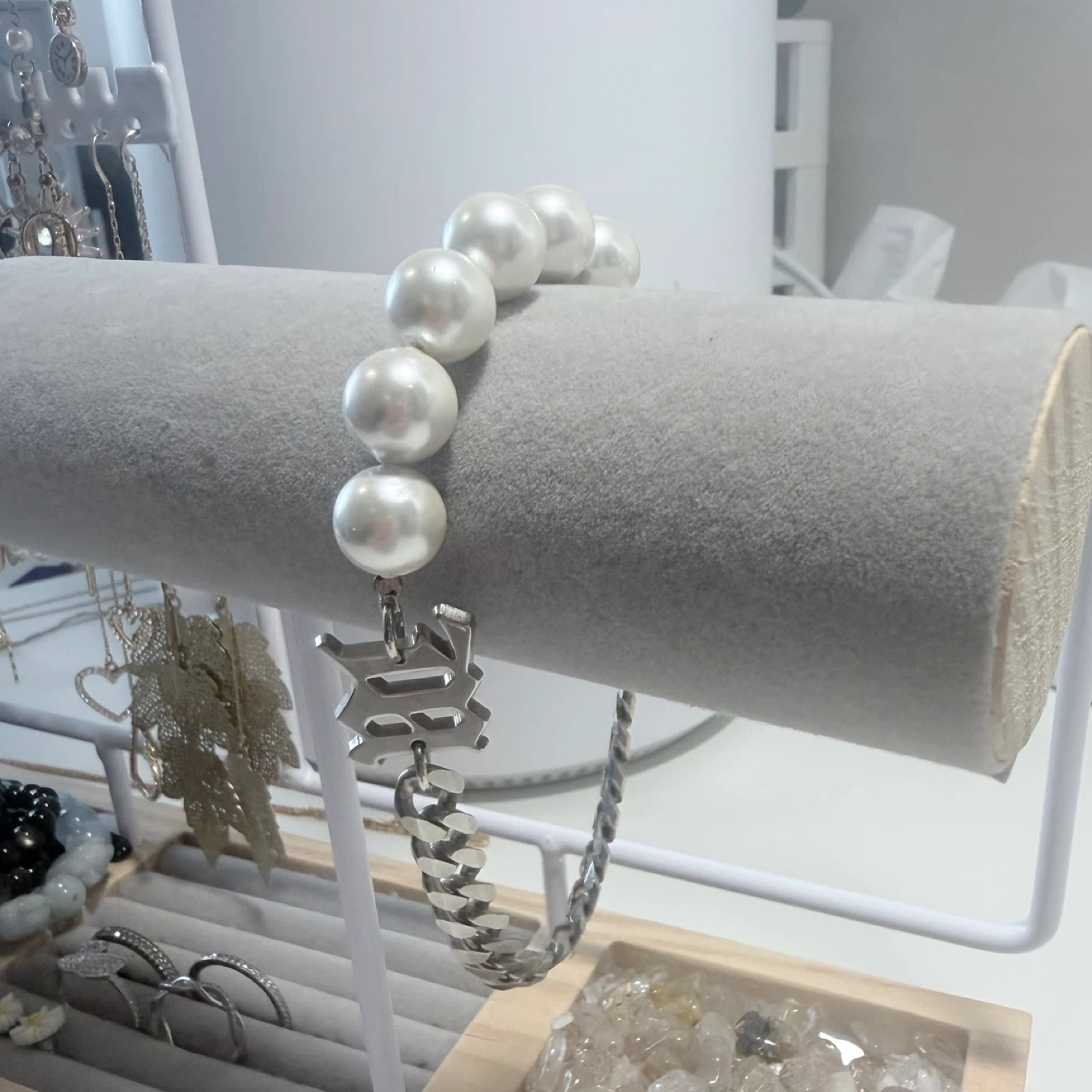 AMBUSH Older Style Pearl & Chain Bracelet