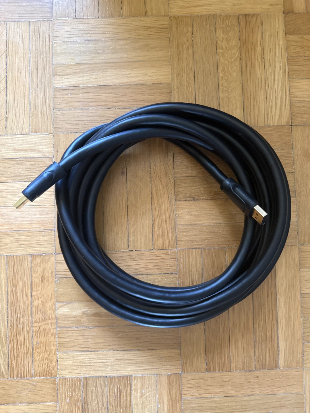 AmazonBasics DisplayPort 1.2 Cable - 15 Feet