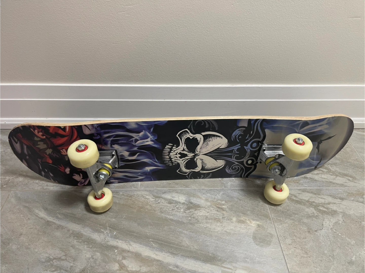 Skateboard with Skull Graphic - photo 2