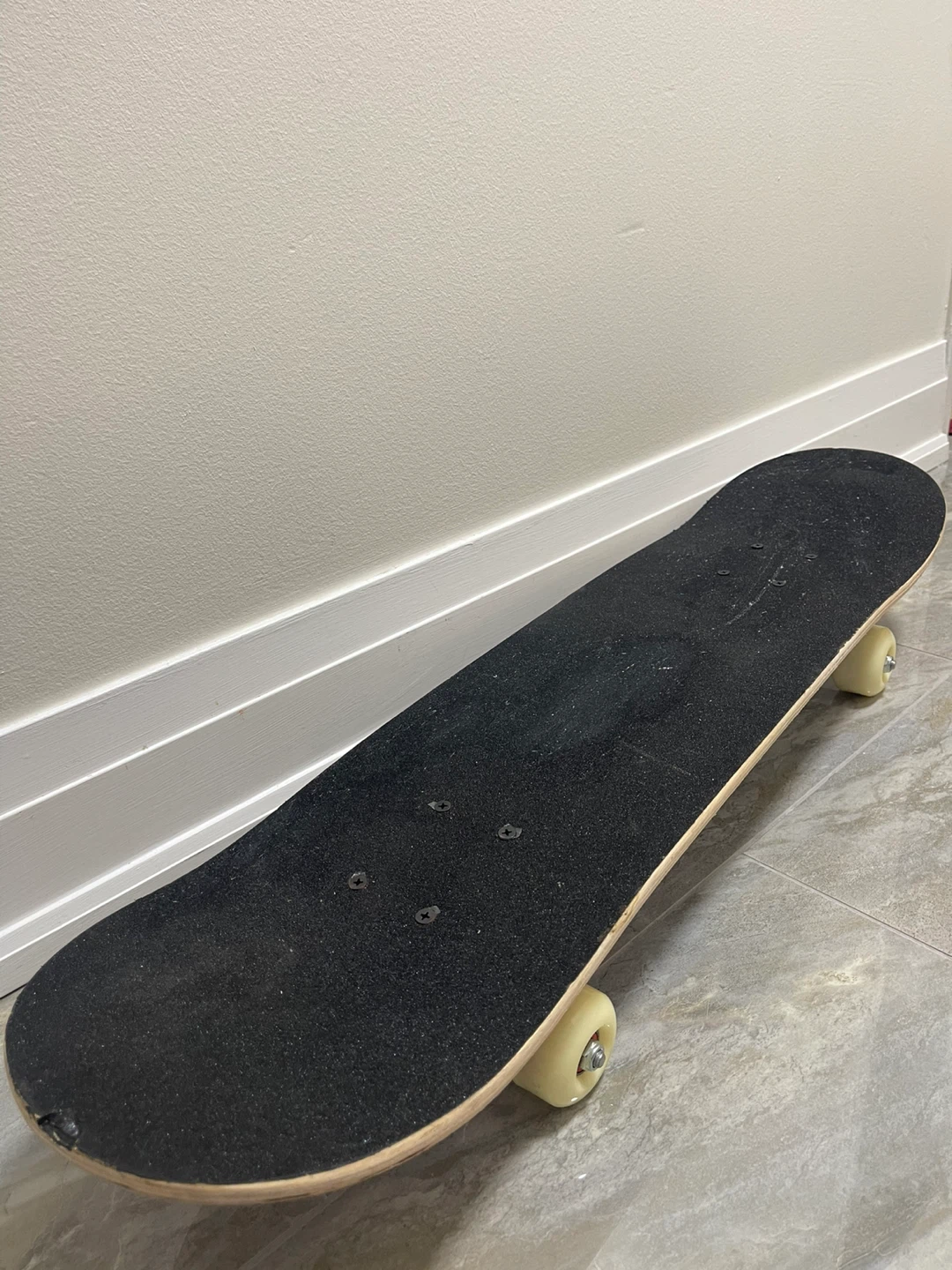 Skateboard with Skull Graphic - photo 3