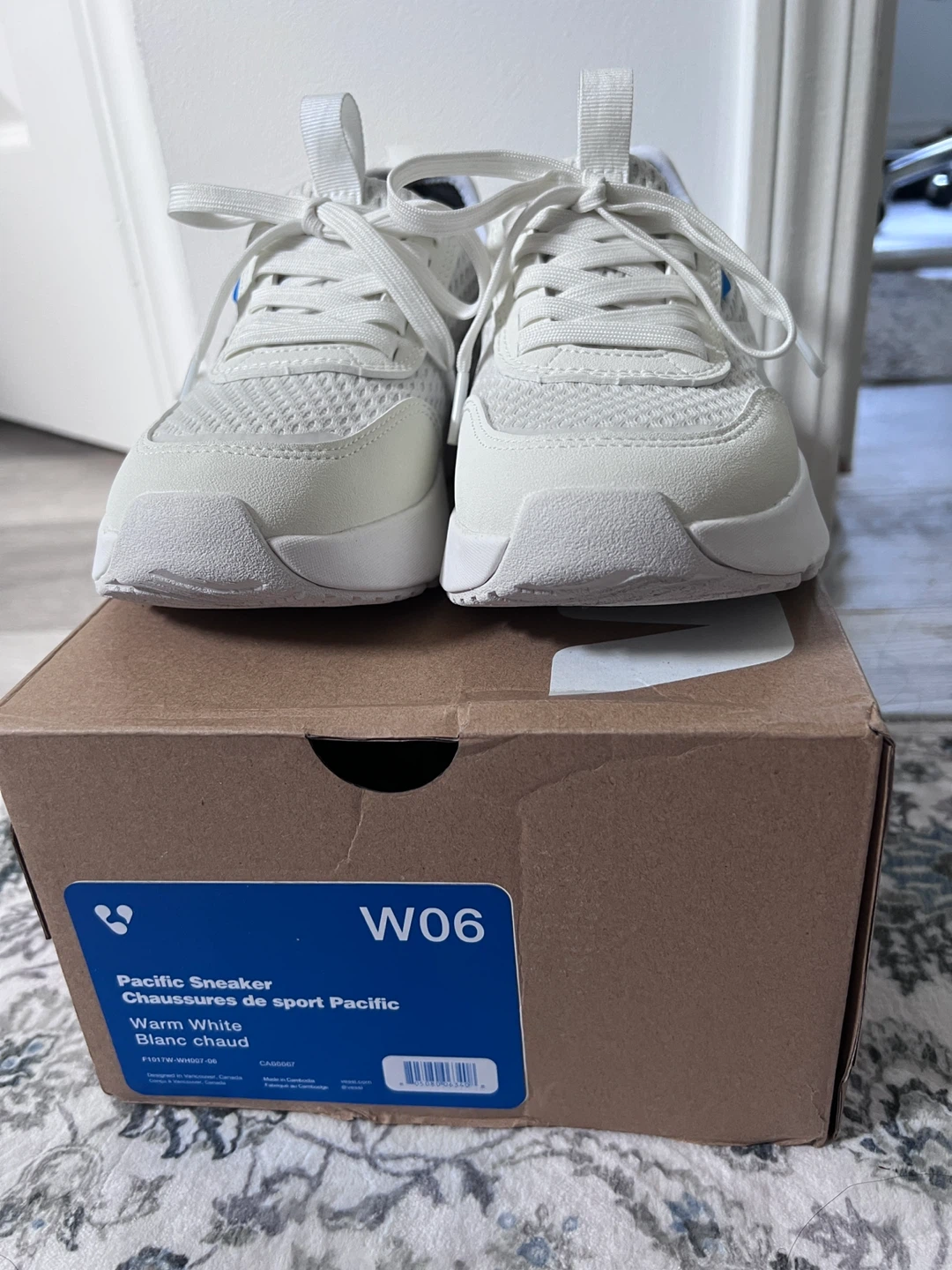 Vessi Pacific Sneaker - Warm White (size 6)