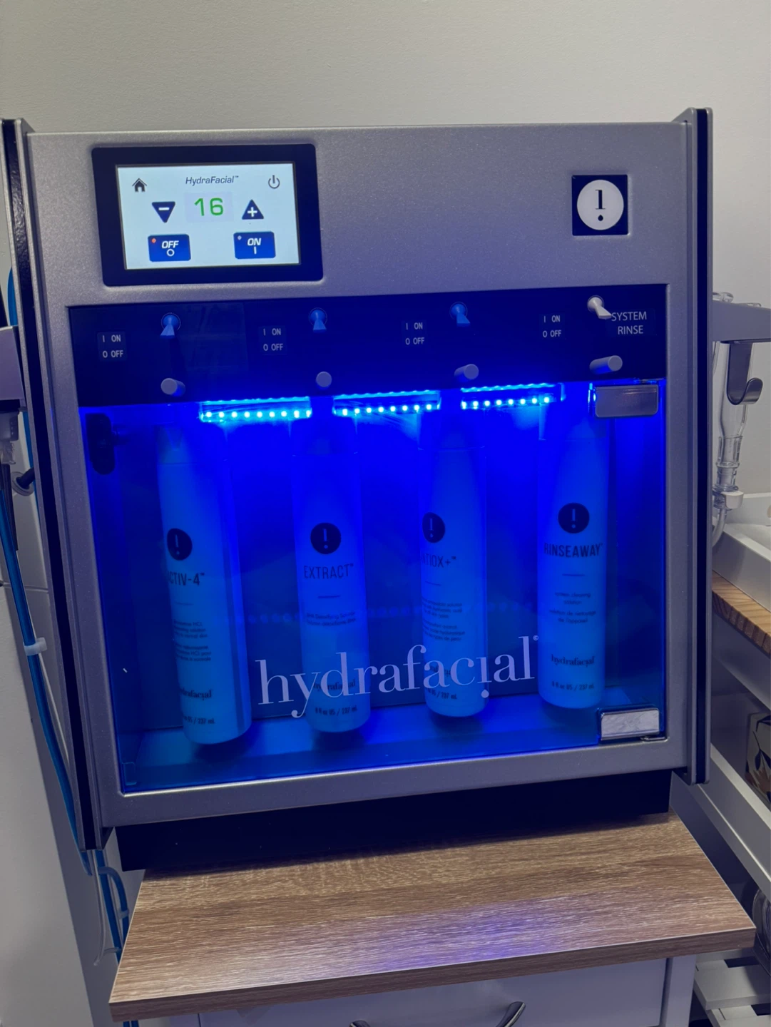 The HydraFacial Machine-original - photo 2
