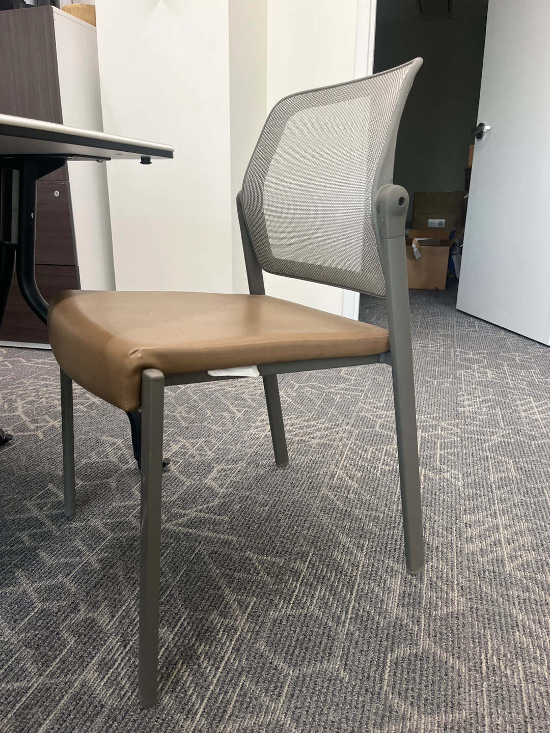 Office Chair with Flexible Back and Brown Seat