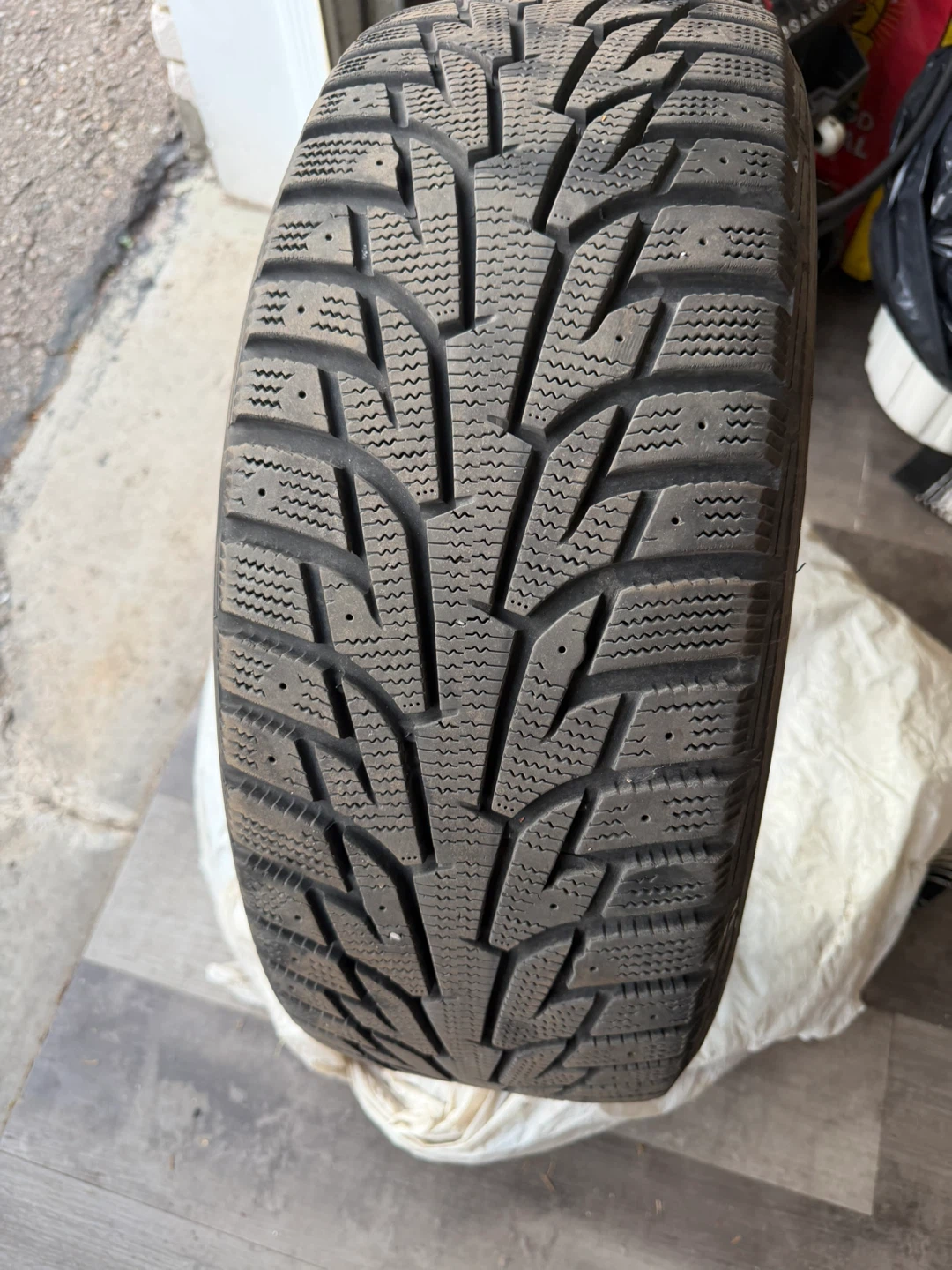 Hankook winter tiers 215/55/16