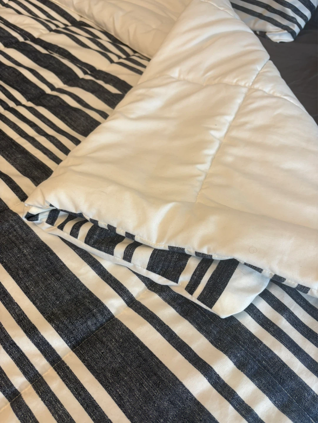 Bed Queen Size Striped Comforter - photo 3