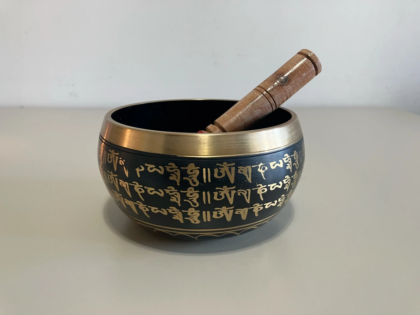 Tibetan Singing Bowl with Wooden Striker - photo 2
