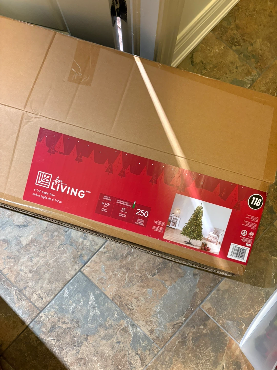 🎄 USED ONLY ONCE — PRE LIT, 6 & 1/2 FEET TALL - photo 2