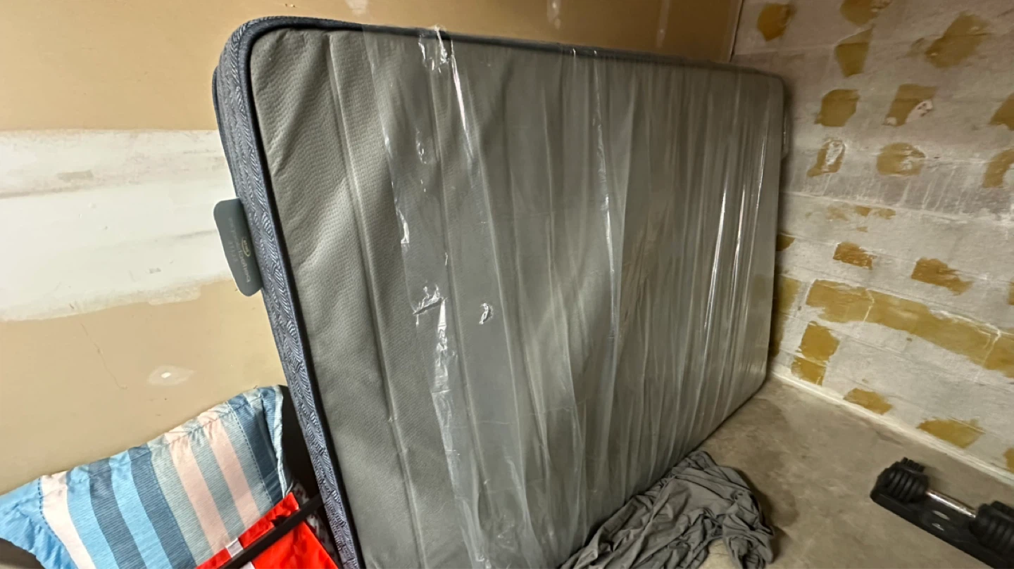 Queen size mattress - photo 3