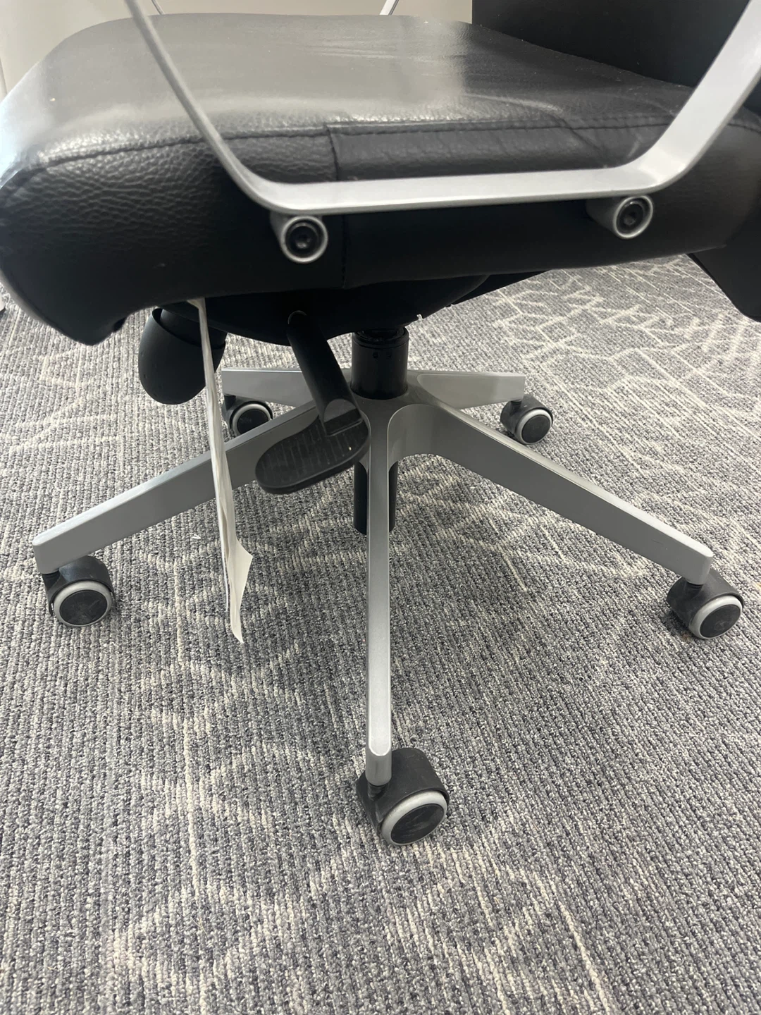 Black Mesh Back Office Chair - photo 2
