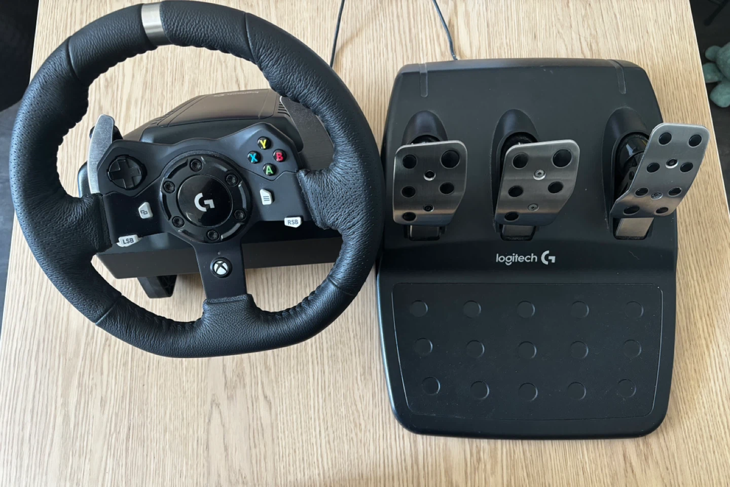 Logitech G920 Racing Wheel + Pedals + Shifter Bundle - photo 5
