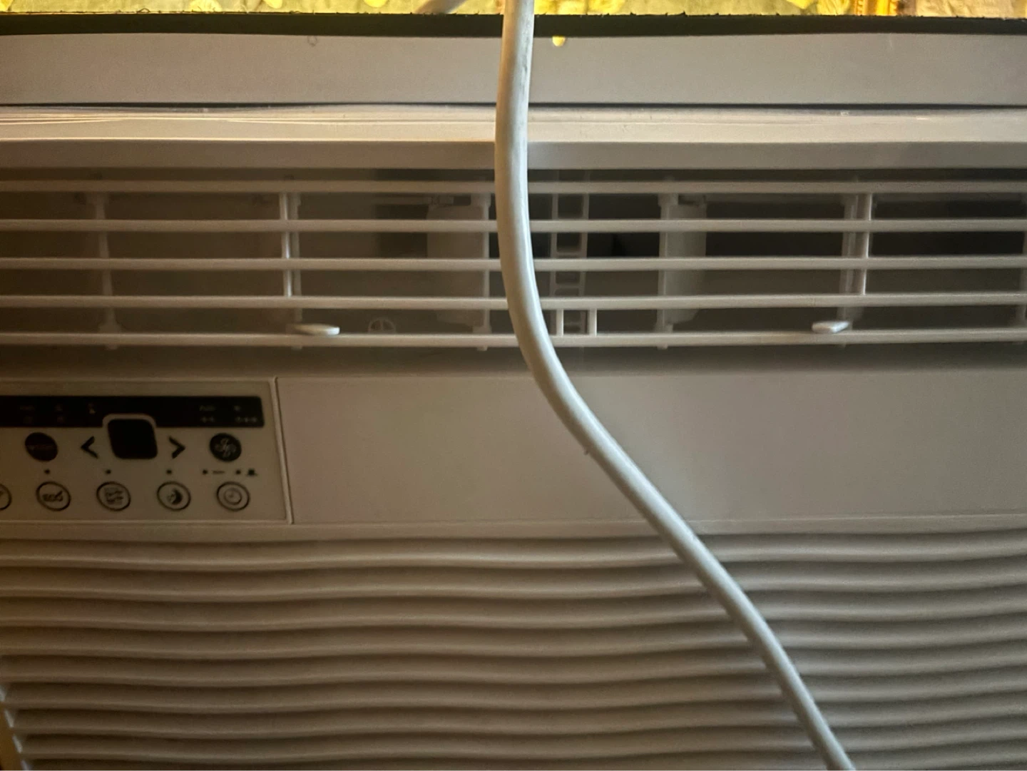 Danby Window Air Conditioner - photo 2