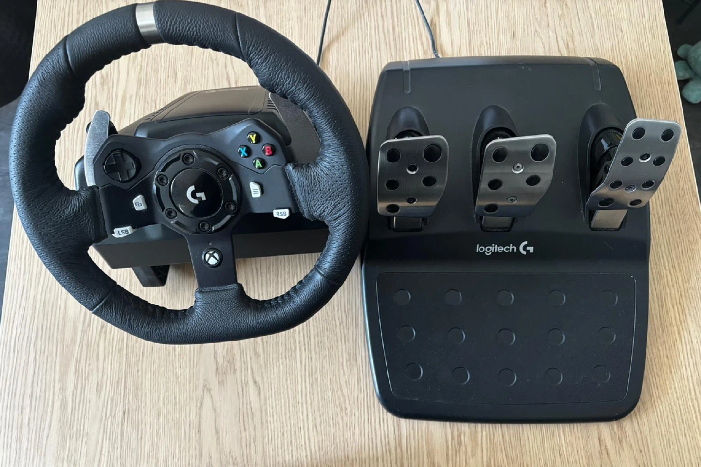 Logitech G920 Racing Wheel + pedals + shifter bundle - photo 2