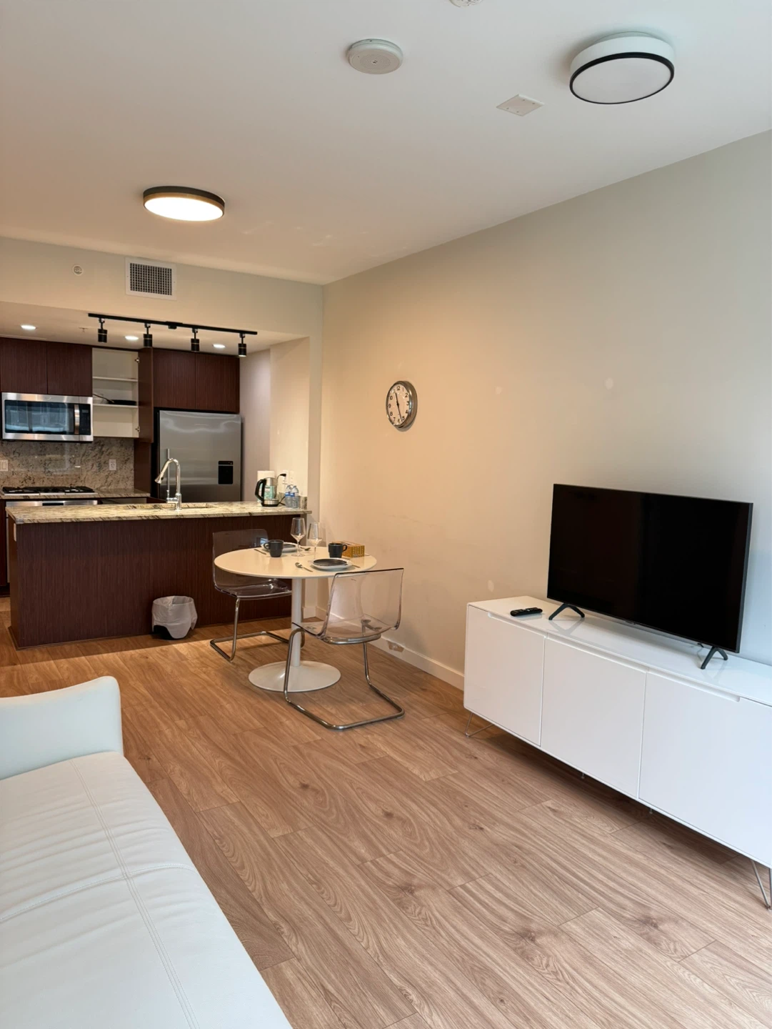 Utilities Included 1br Apartment for Rent - photo 3