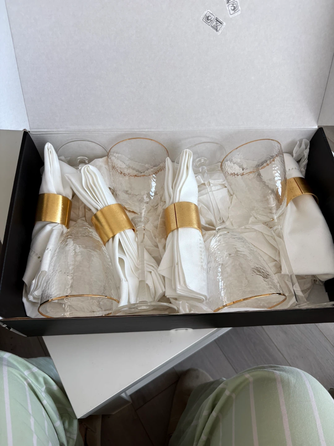 Fox home Set of 4 Wine Glasses with Napkins and Napkin Rings - photo 2