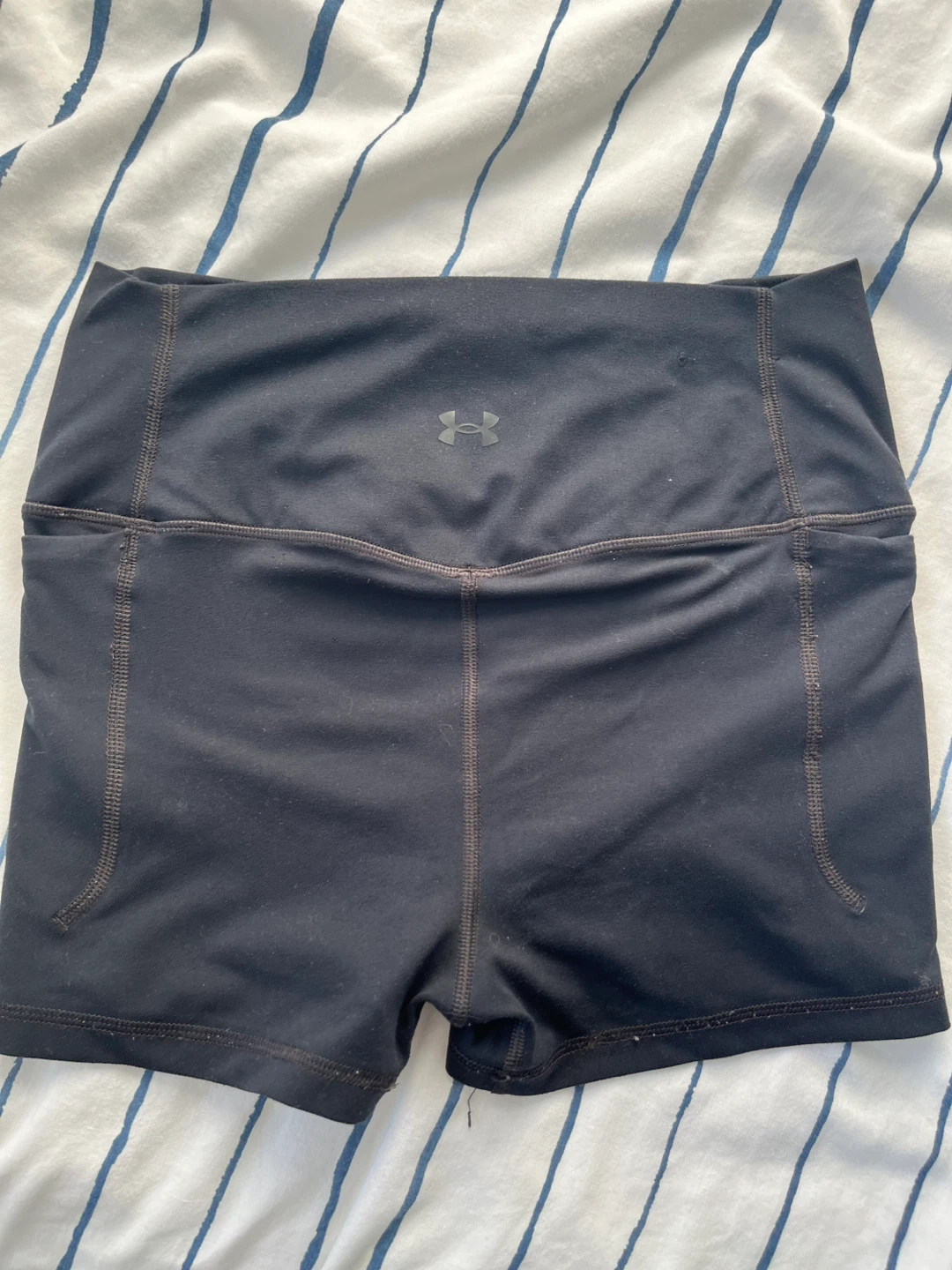 Under Armour Black Athletic Shorts Women M - photo 2