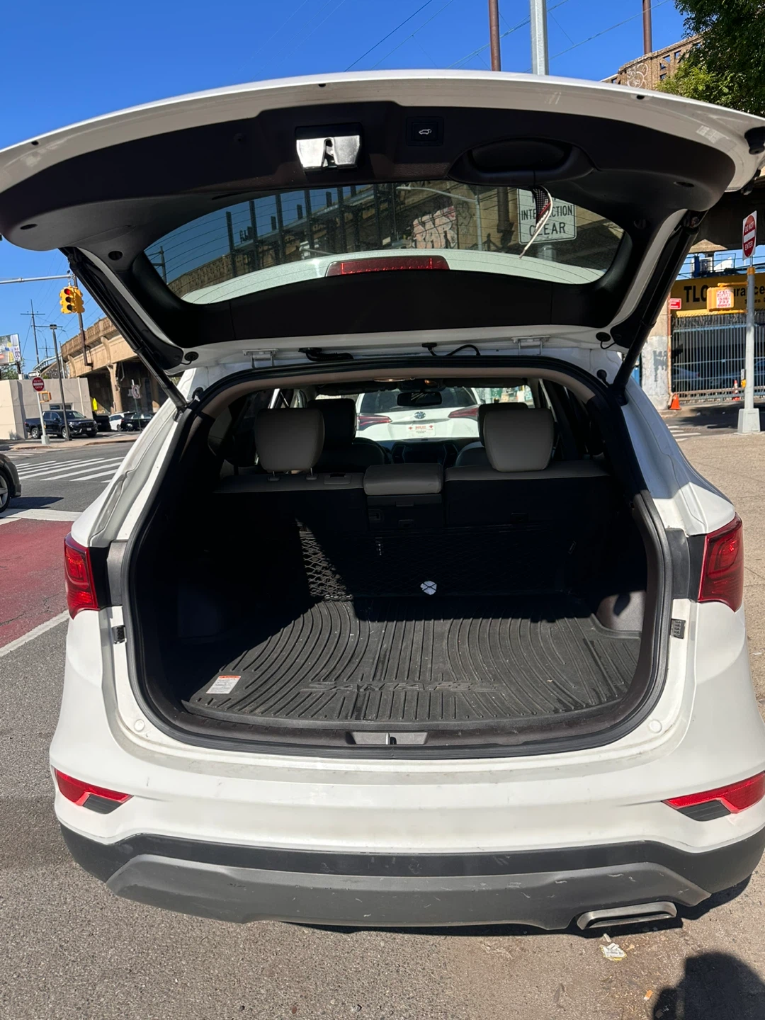 White Hyundai Santa Fe SUV - photo 5