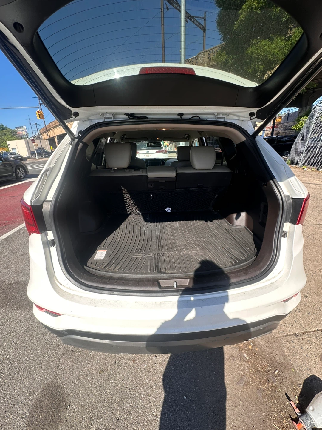 White Hyundai Santa Fe SUV - photo 4