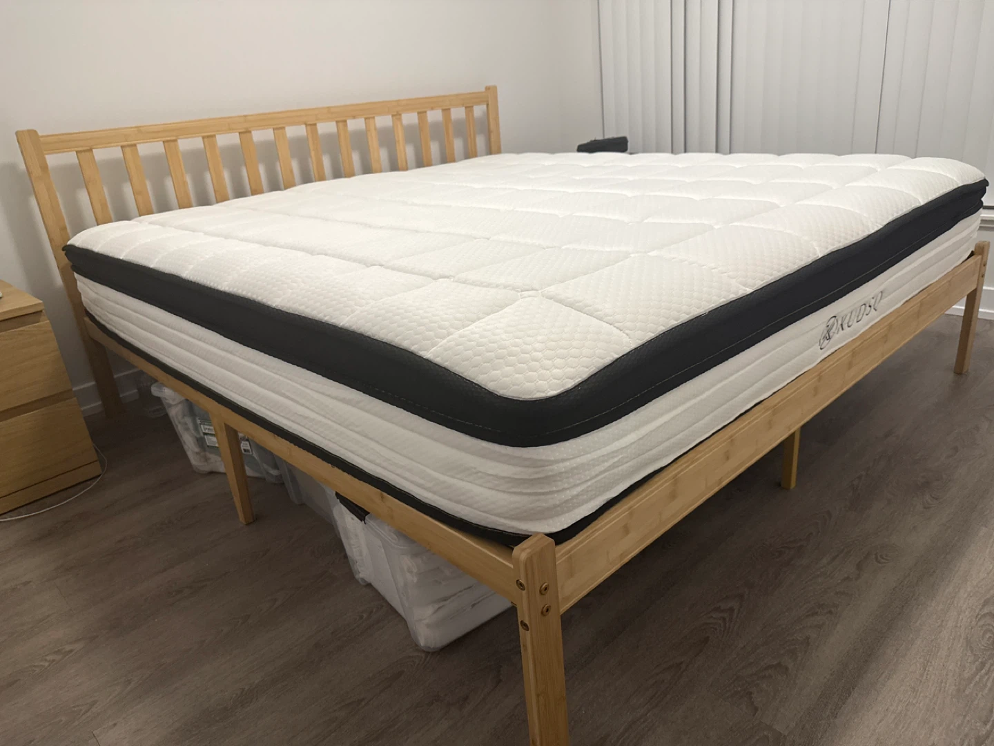 LIKE NEW (2 Months Old) - 12" King Size Memory Foam Mattress - M - photo 3