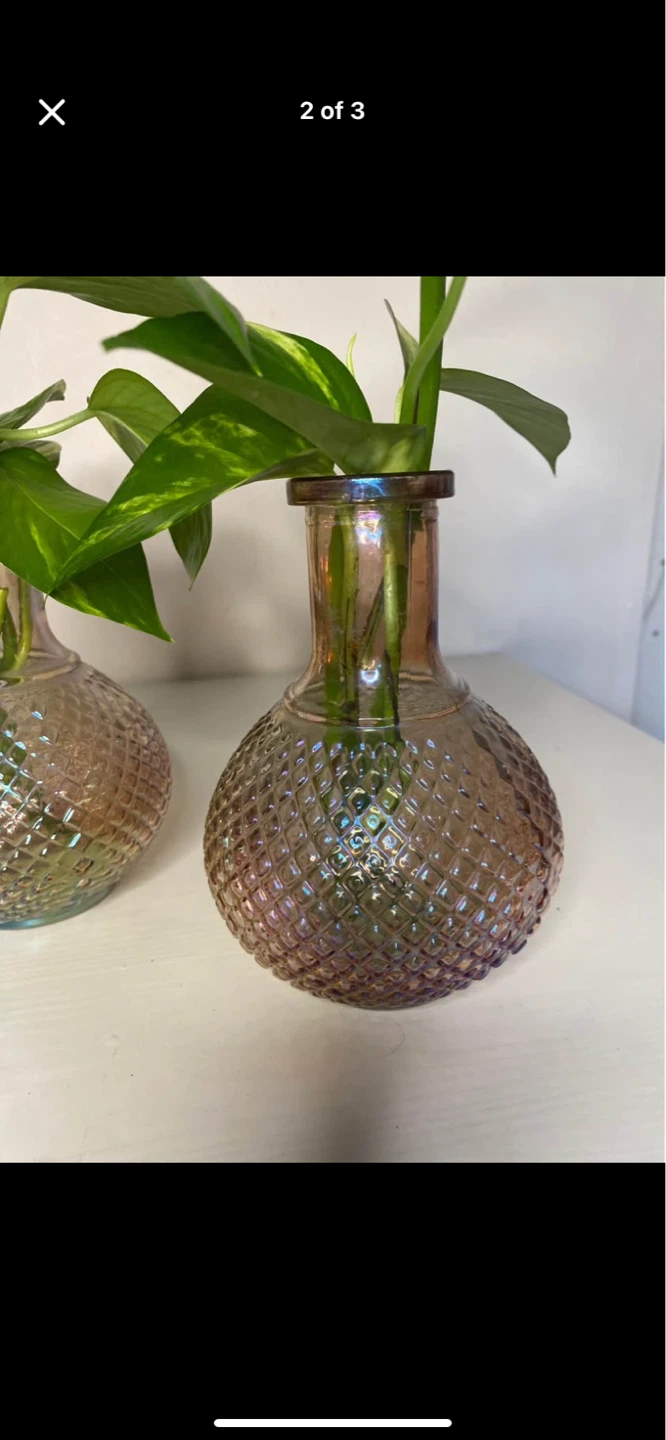 Set of 2 Diamond Patterned Glass Vases - photo 2