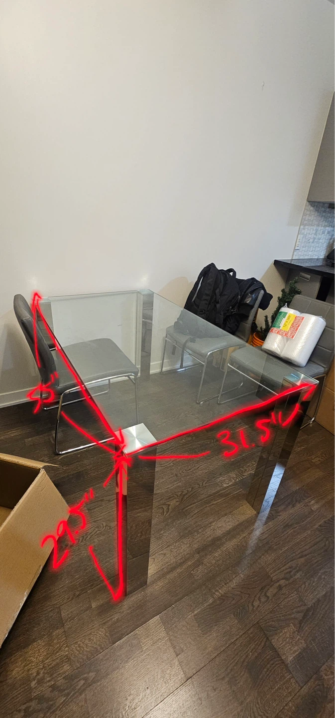 Structube table and 4 chair set