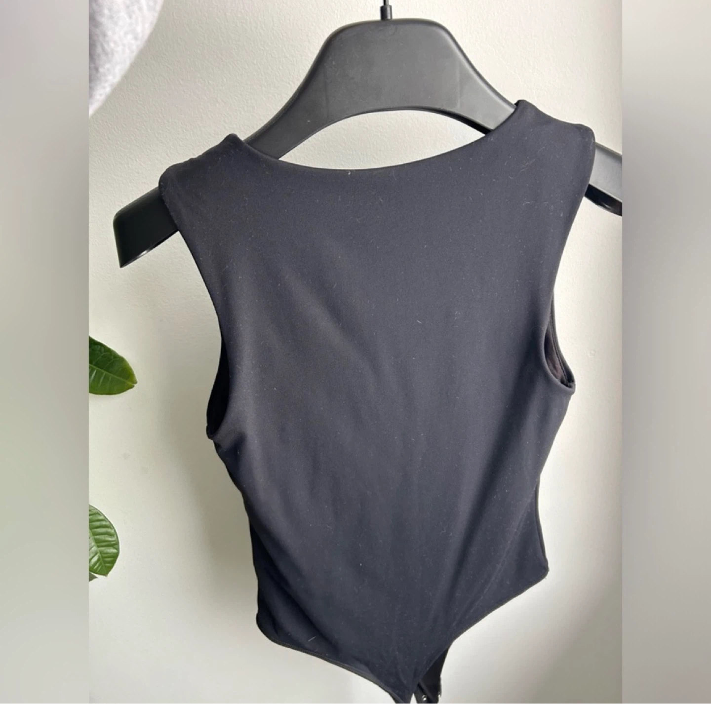 Dynamite Sleeveless V-Neck Bodysuits - photo 5