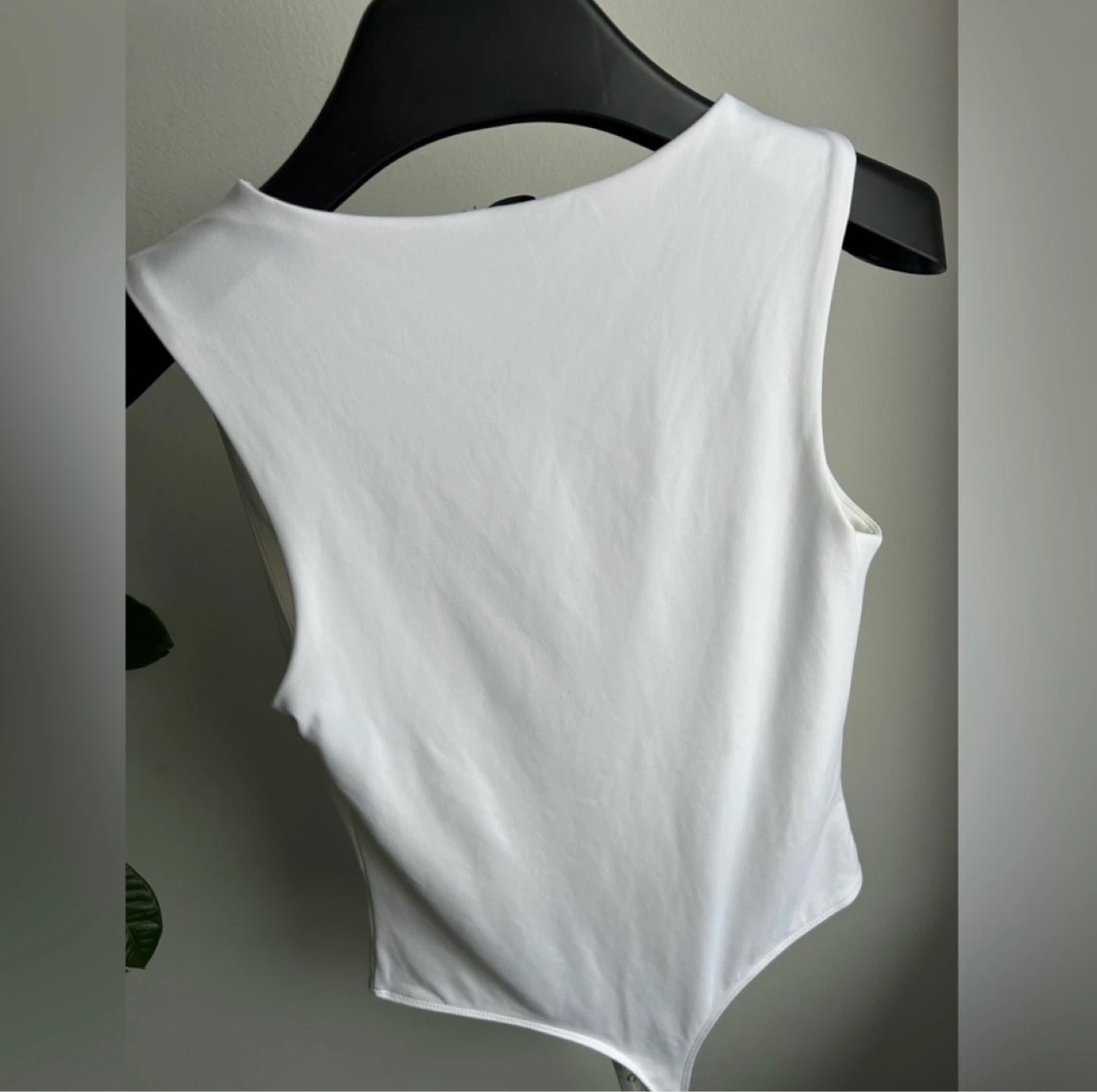 Dynamite Sleeveless V-Neck Bodysuits - photo 3