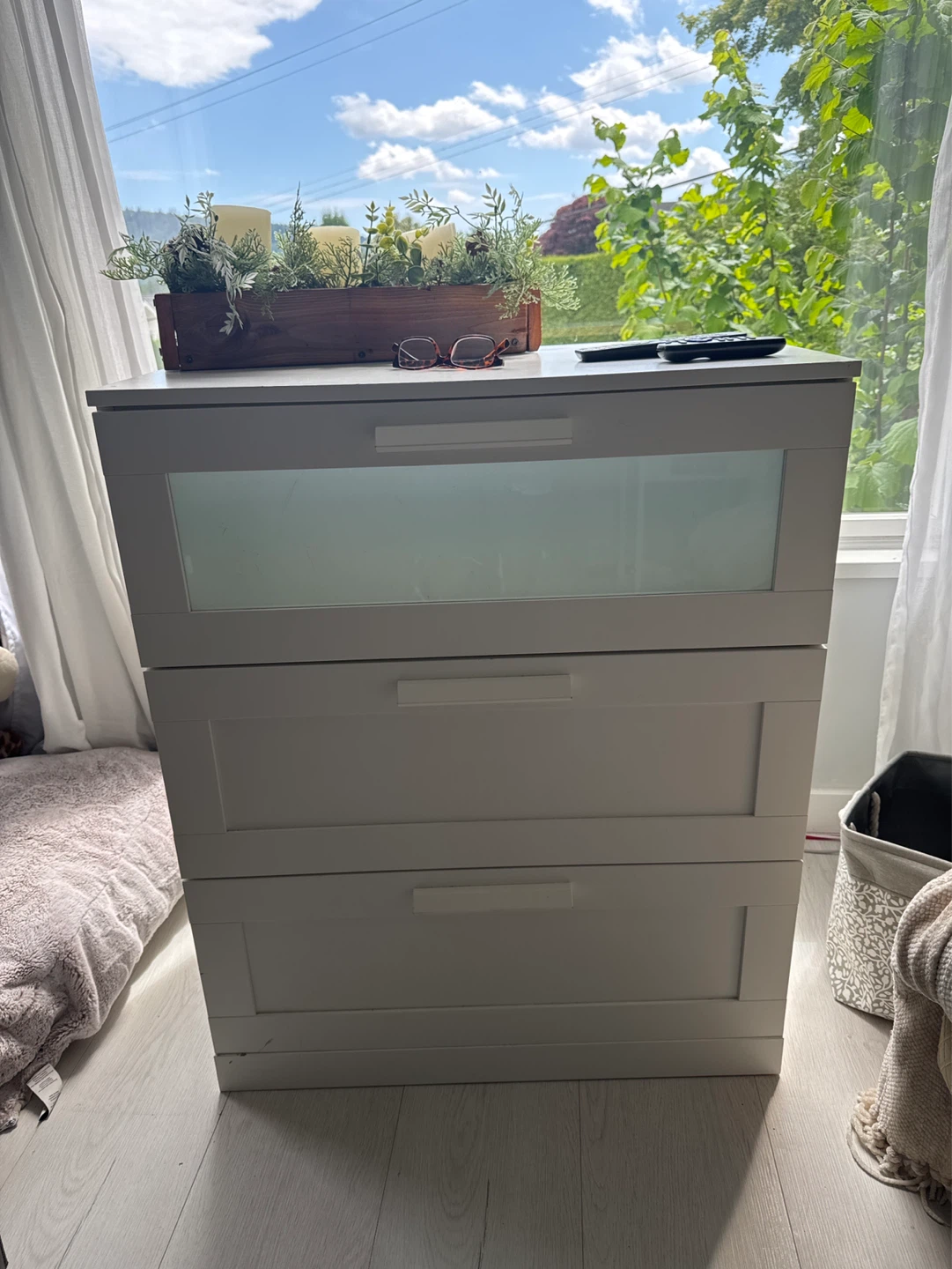 White 3-drawer dresser - photo 5