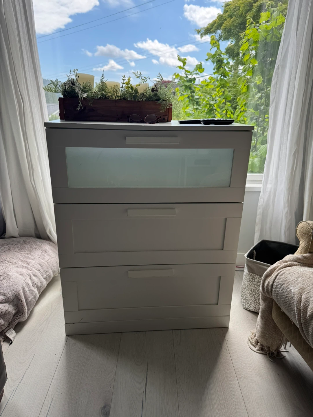 White 3-drawer dresser - photo 4